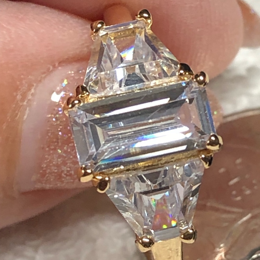 💍⭐️Gold over sterling ring-emerald center and trapezoid sides